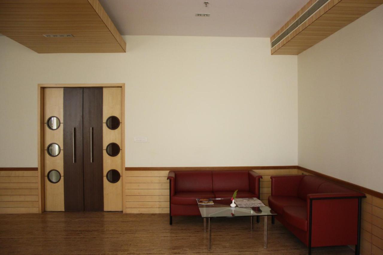 Royal Orchid Central Kireeti Hampi, Hospet Exterior photo