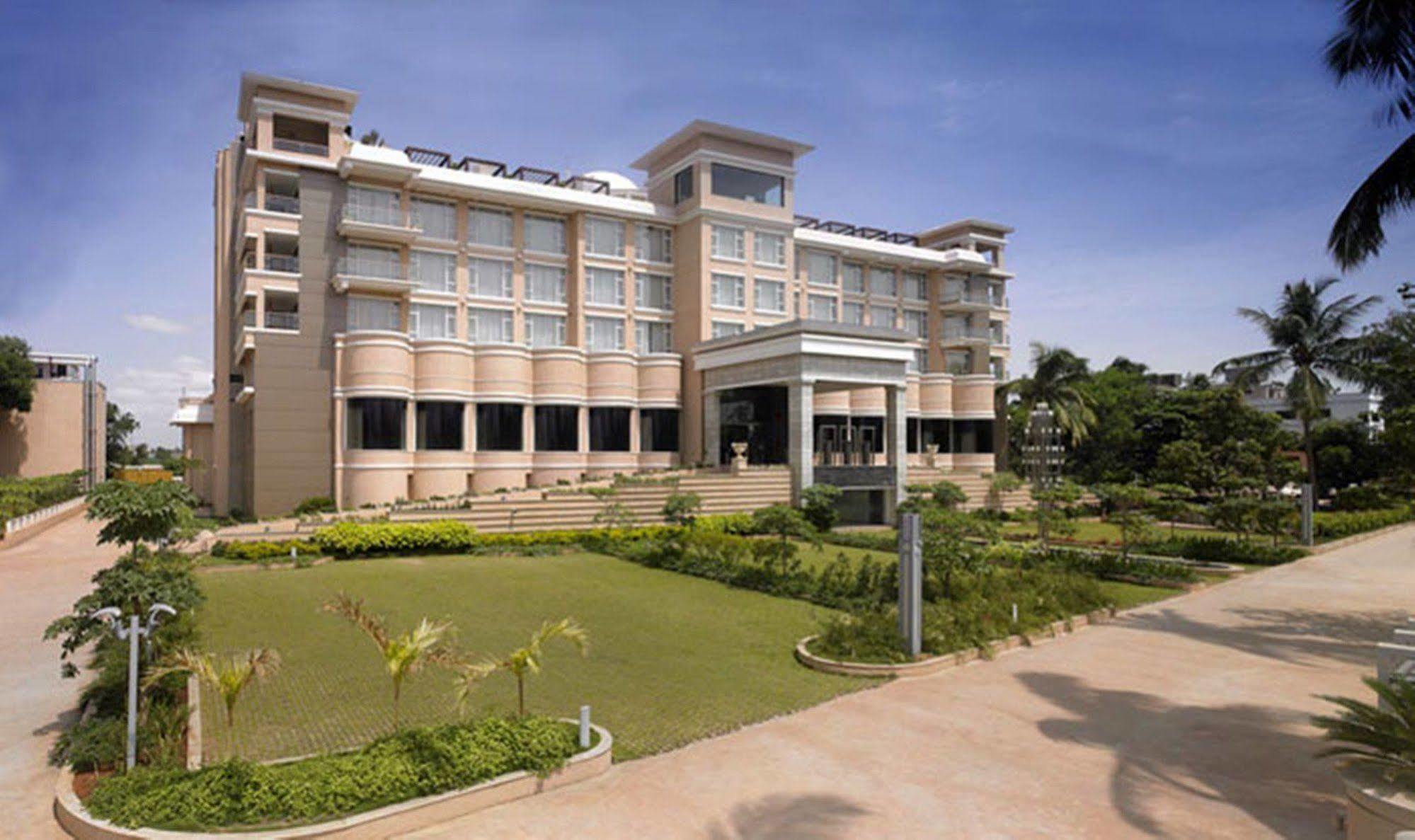 Royal Orchid Central Kireeti Hampi, Hospet Exterior photo